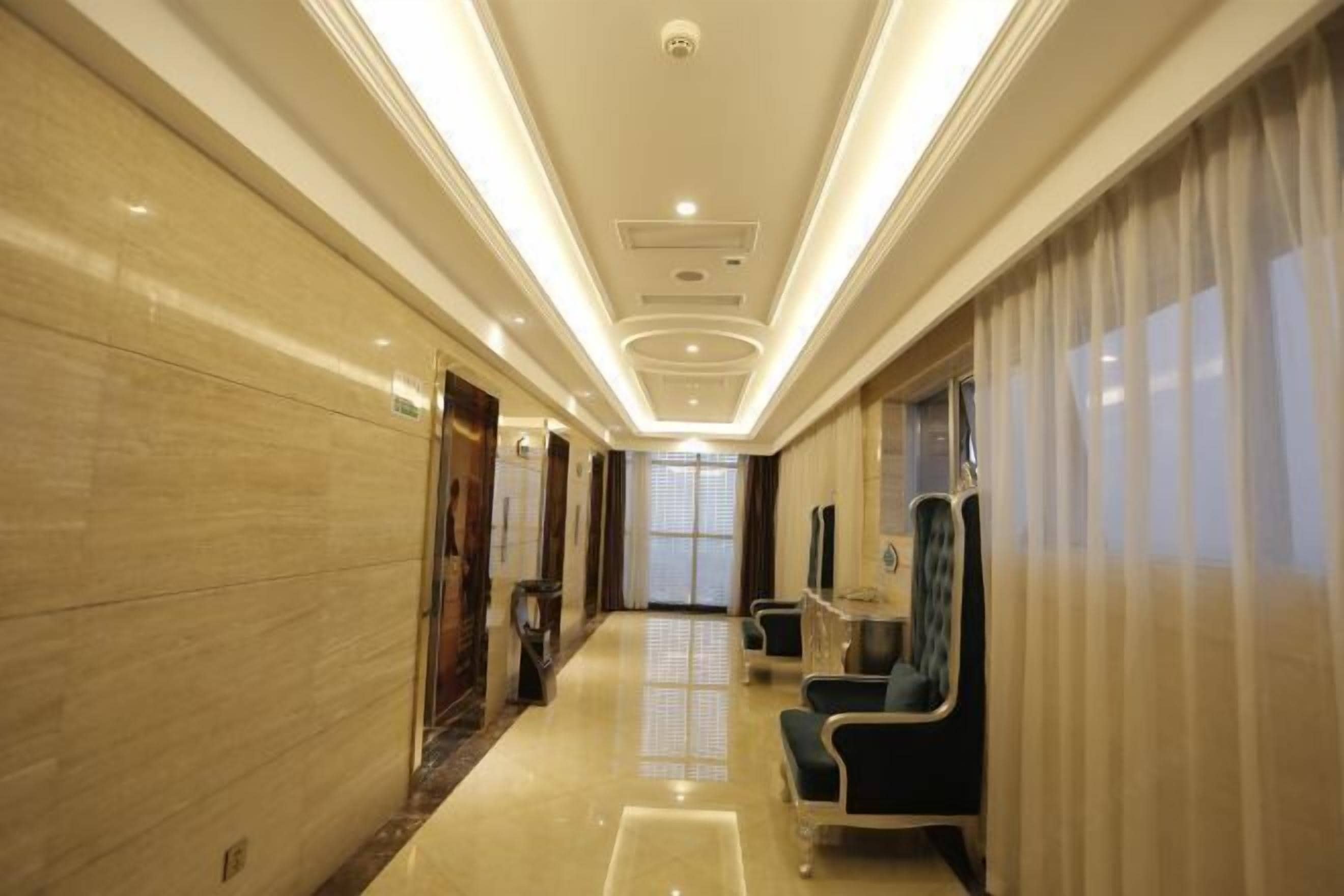 المنشأة من الداخل