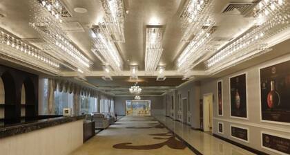 Vienna International Hotel (Mount Emei Crystal Plaza Hotel)