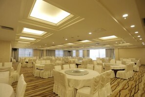 Ballroom - Vienna International Hotel (Mount Emei Crystal Plaza Hotel) (Emeishan)