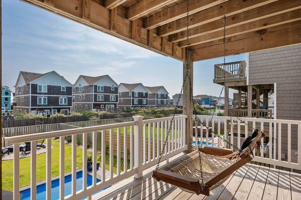 Property grounds - New Nags Head remodel! Heated pool - hot tub- fire pit. Steps to beach. Dogs ok. (Nags Head)