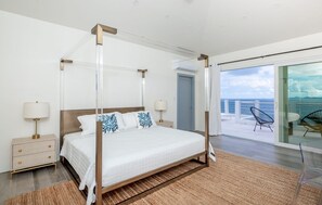 4 Schlafzimmer, Zimmersafe, Schreibtisch, Bügeleisen/Bügelbrett