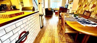 Shepherds Bush W12 Magical Townhouse nr Westfield