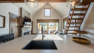 Rumah, Beberapa Tempat Tidur, hot tub, pemandangan gunung (Retreat at the Wilderness Club) | Interior