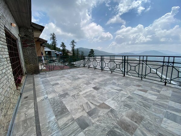 Deluxe Double Room | Terrace/patio