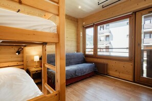 2 室のベッドルーム、WiFi、ベッドシーツ