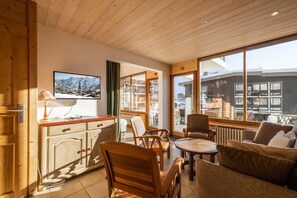 Living area - 150m from shops, balcony, tv, ski locker, 47m², La Clusaz (La Clusaz)