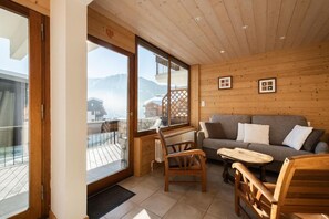 Living area - 150m from shops, balcony, tv, ski locker, 47m², La Clusaz (La Clusaz)