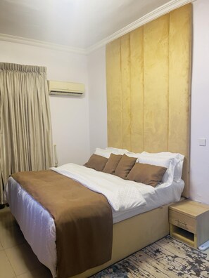 Apartment | 2 bedrooms, iron/ironing board, free WiFi, bed sheets