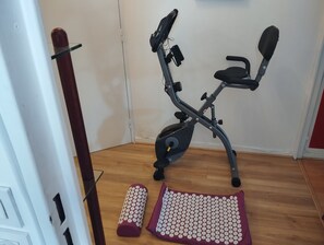 Fitness facility - Havre de Paix 2 Lits Doubles, une Toilette, Cuisine, Salle de Bain Indépendants (L'Haÿ-les-Roses)