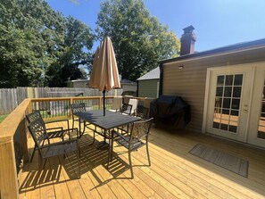 Outdoor dining