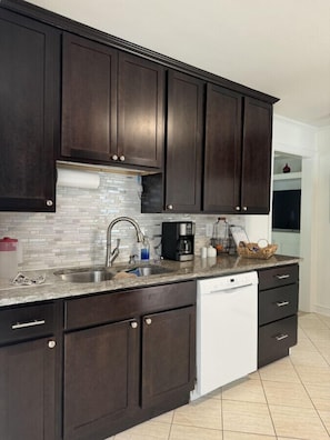 Private kitchen - House at Guilford Hills (Greensboro)