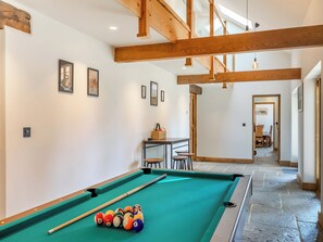Games room - 4 bedroom accommodation in Whiteley Green, Macclesfield (Whiteley Green, Macclesfield)