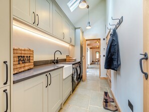Interior - 4 bedroom accommodation in Whiteley Green, Macclesfield (Whiteley Green, Macclesfield)