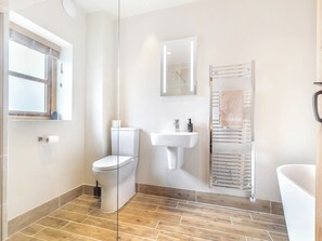 Towels - 4 bedroom accommodation in Whiteley Green, Macclesfield (Whiteley Green, Macclesfield)