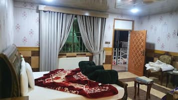 Sistema de insonorización, tabla de planchar con plancha y wifi gratis