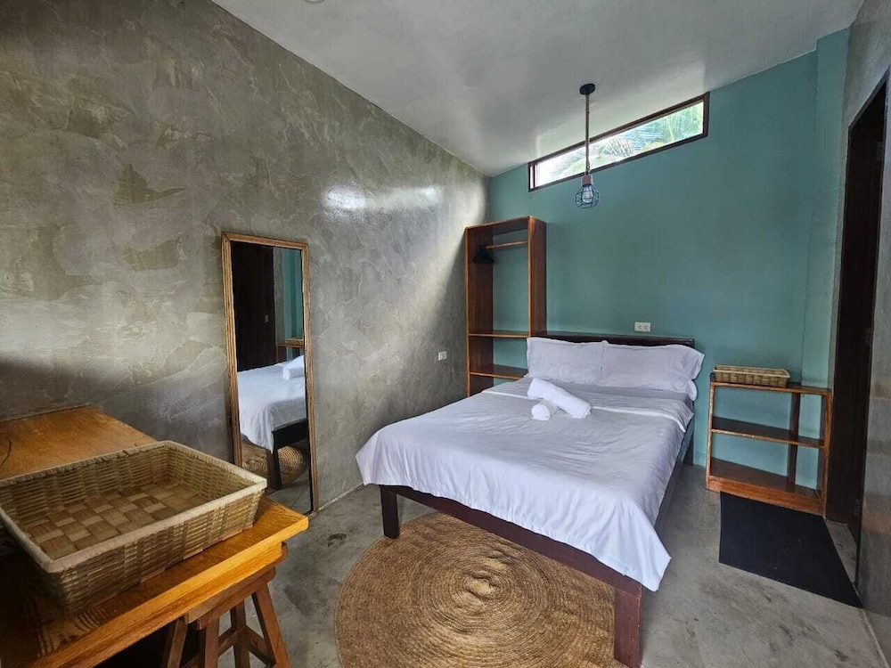 Charming 1bedroom hotel with AC, WiFi in awesome General Luna