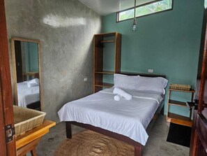 1 bedroom, iron/ironing board, WiFi, bed sheets - Charming 1-bedroom hotel with AC, WiFi in awesome General Luna (General Luna)