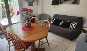 TV - House with garden and barbecue in Cabourg (Cabourg)
