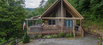 Primrose Cabin | Hot Tub + Fireplace | River Views