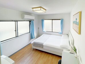1 bedroom, WiFi, bed sheets - 301】 【7:00 IN/19:00 OUT】 4 minutes by train to Shinjuku/Kabukicho area丨Nearby the station 8 minutes丨Dedicated bathroom and kitchen丨Maximum 3 persons (Nakano City)