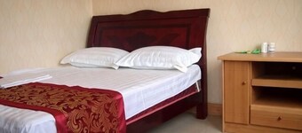 Chenyao Hotel (Qinzhouwan Square Yuwanjia Shopping Center Shop)