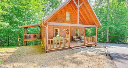 Serene Cabin < 1 Mi to Fairy Stone State Park!