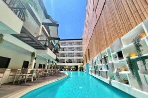 Kolam renang outdoor