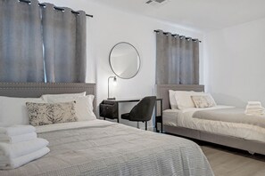 4 bedrooms, iron/ironing board, WiFi, bed sheets