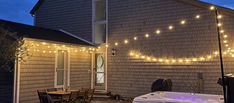 The Mariner Petite: 2BR, Hot Tub, In Village, Pets