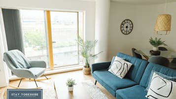 Apartment, 2 Bedrooms, Kitchen, River View | Ruang tamu