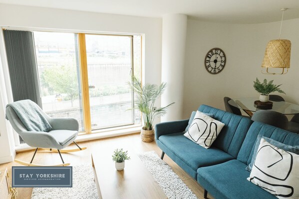 Apartment, 2 Bedrooms, Kitchen, River View | Living area - Sheffield 2nd Fl 2 Bed City Apartment (Sheffield)