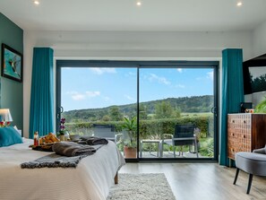 5 bedrooms, free WiFi, bed sheets - 5 bedroom accommodation in Totland (Totland)