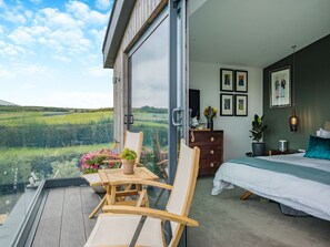 5 bedrooms, free WiFi, bed sheets - 5 bedroom accommodation in Totland (Totland)