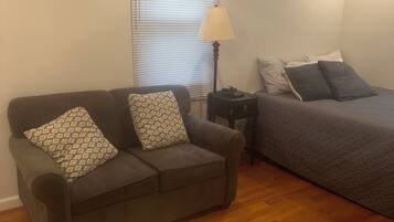 1 habitación, wifi y ropa de cama