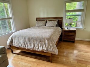 3 bedrooms, desk, iron/ironing board, free WiFi