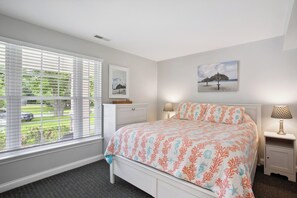 2 habitaciones, tabla de planchar con plancha, cuna de viaje y wifi 