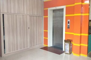 Interior - Seven Orange Hotel (Shenzhen Yannan Metro Station Huaqiang North Branch) (Shenzhen)