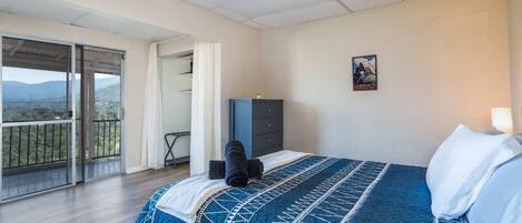 Appartement, 1 queensize bed, balkon, uitzicht op bergen (Sleepy Sasquatch 1) | 1 slaapkamer, individueel gedecoreerd, individueel gemeubileerd