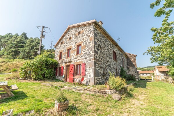 Exterior - La maison de Freda - Maison avec vue montagne (Vissac-Auteyrac)