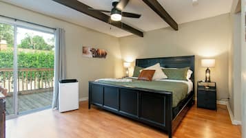3 bedrooms, desk, iron/ironing board, travel cot