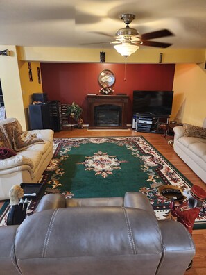 Smart TV, fireplace, offices, printers