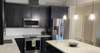 Cozy 3 bedroom home perfect for small gatherings