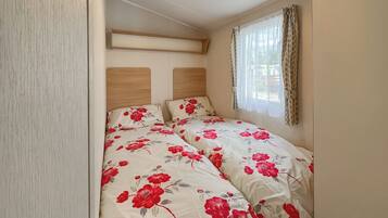 3 bedrooms, bed sheets