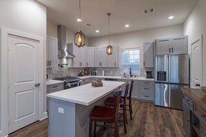 Køleskab, mikrobølgeovn, ovn, opvaskemaskine