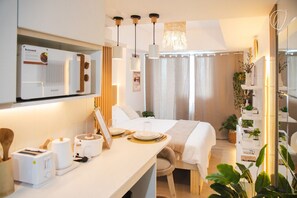 1 habitación, escritorio, wifi y ropa de cama