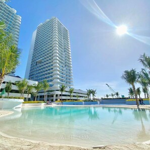 حمّام سباحة خارجي