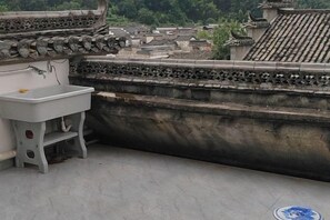 Unclassified image, 4 of 28, button - Guiping Country House, Guili Ancient Town (Fuliang)