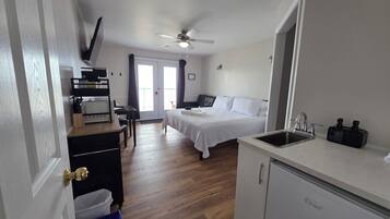 1 bedroom, WiFi, bed sheets