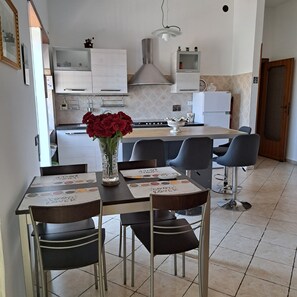 Dining - La Casa di Ale- Entire accommodation - Castelli Romani - 20 KM from Rome Center (Marino)