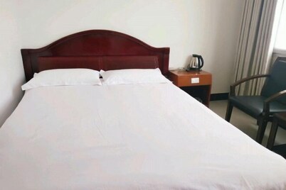 Wudangshan Dazhong Hotel